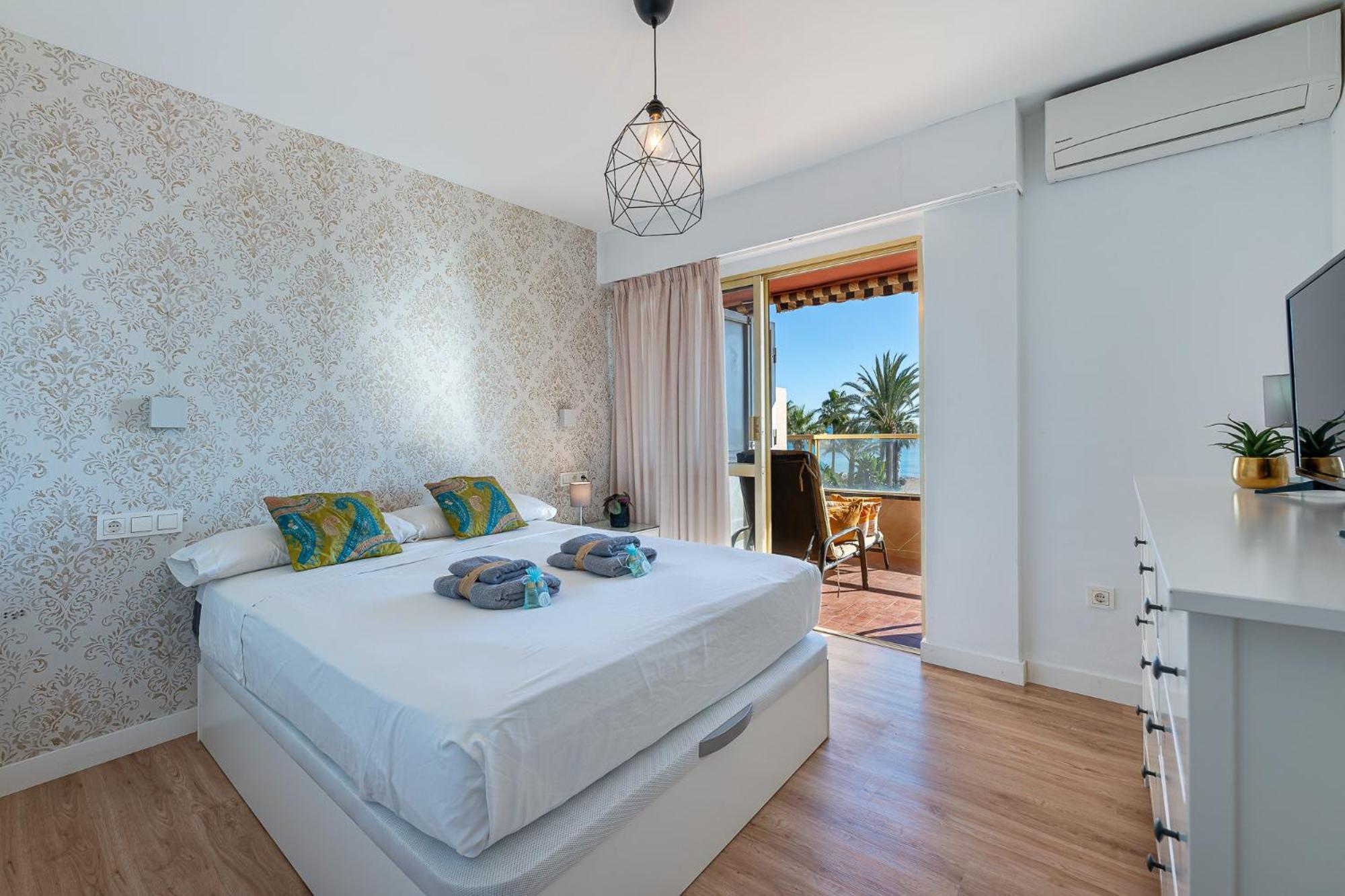 797 Holiday Rentals - Moderno Piso En Primera Linea De Playa 托雷莫利诺斯 外观 照片