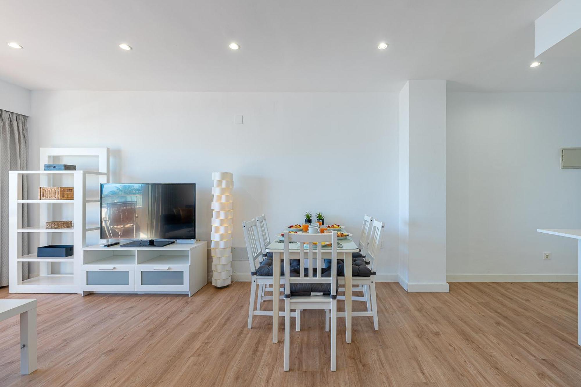 797 Holiday Rentals - Moderno Piso En Primera Linea De Playa 托雷莫利诺斯 外观 照片