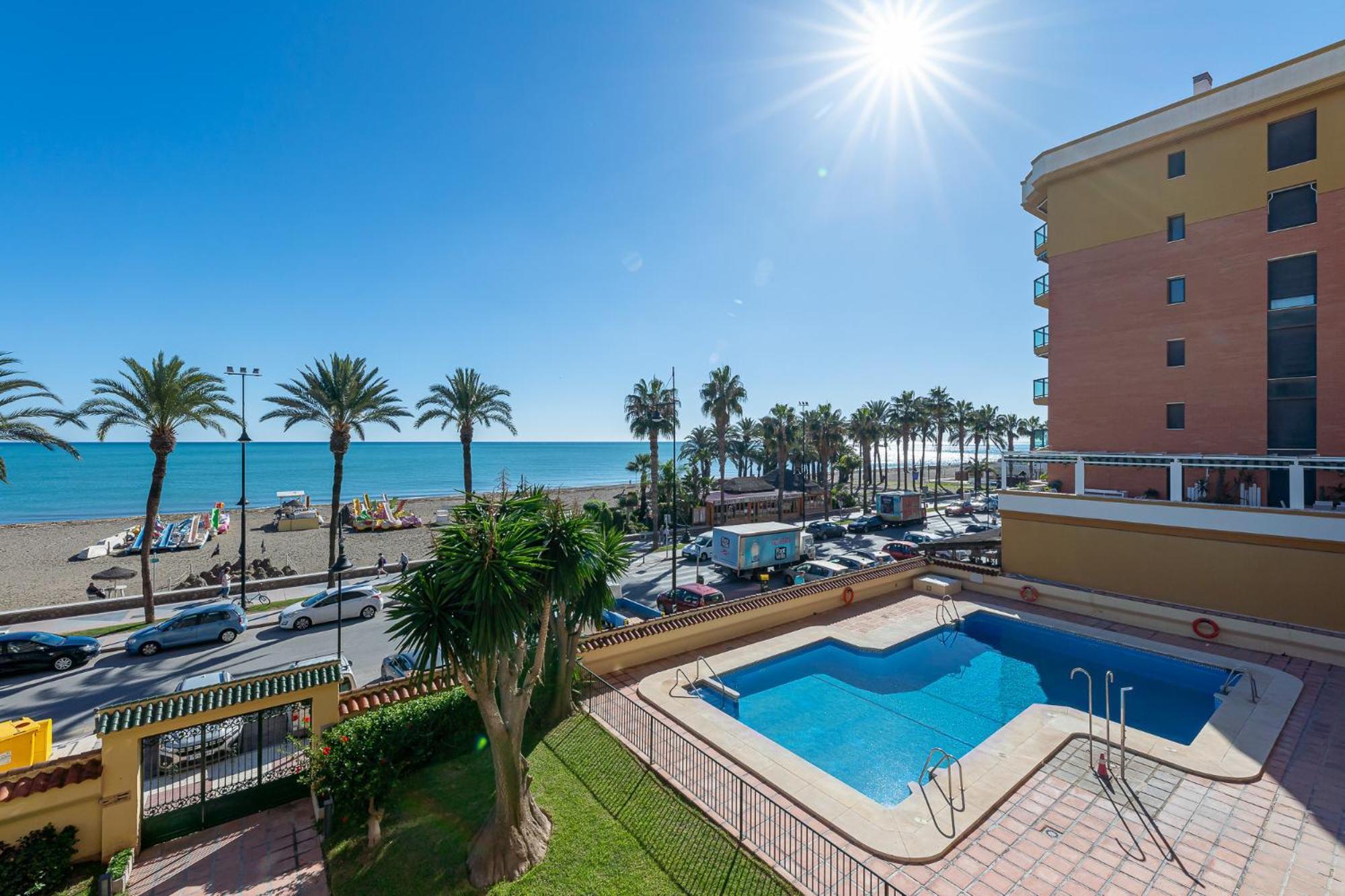 797 Holiday Rentals - Moderno Piso En Primera Linea De Playa 托雷莫利诺斯 外观 照片