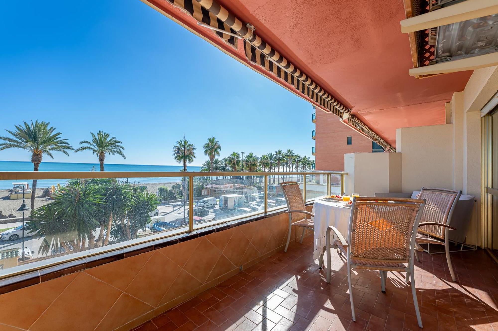 797 Holiday Rentals - Moderno Piso En Primera Linea De Playa 托雷莫利诺斯 外观 照片