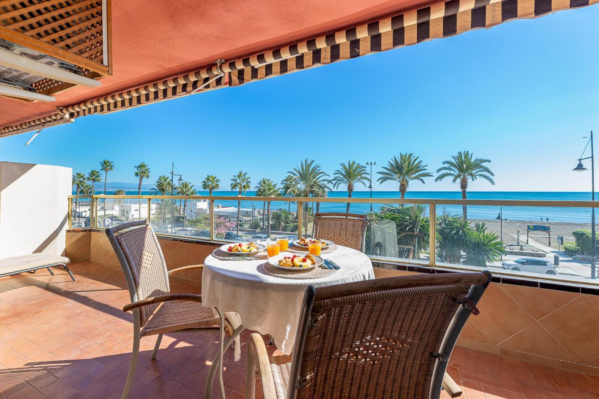 797 Holiday Rentals - Moderno Piso En Primera Linea De Playa 托雷莫利诺斯 外观 照片